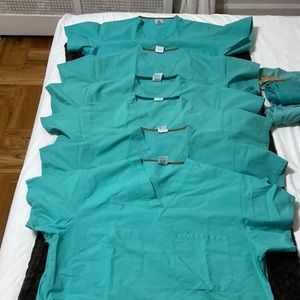 SURGICAL GREEN SCRUB TOPS UNISEX- MEDLINE